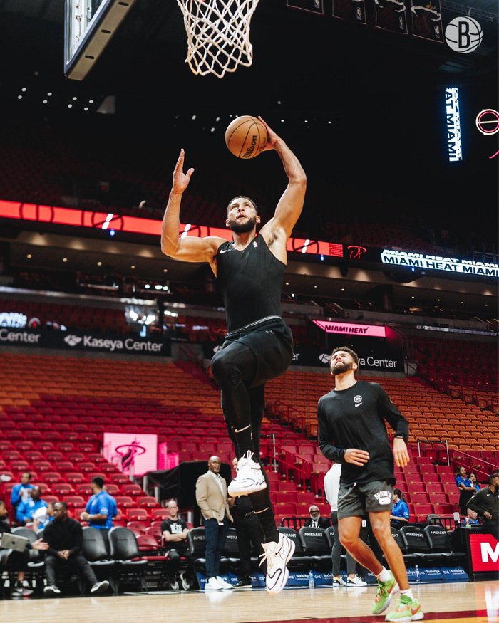 凯恩巅峰对决，西亚卡姆与50激战湖人分钟，赛事规则更新胜负难料！的简单介绍