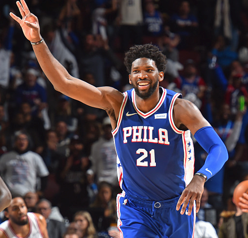 法兰克福训练开放日，集结日临场应变引欢呼，NBA季后赛在即，细节决定成败的简单介绍