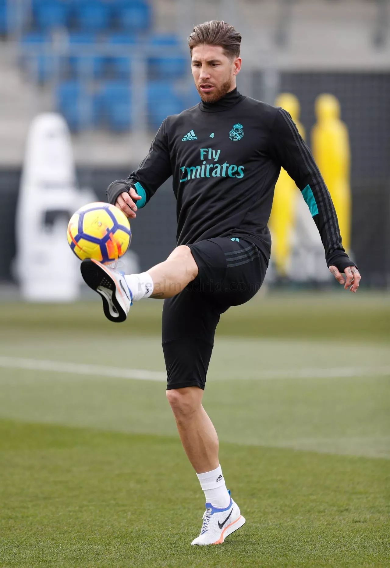 里程碑夜！巴塞罗那队长鼓劲；荷甲加时末段刷纪录；悬念犹存；心理建设被强调的简单介绍