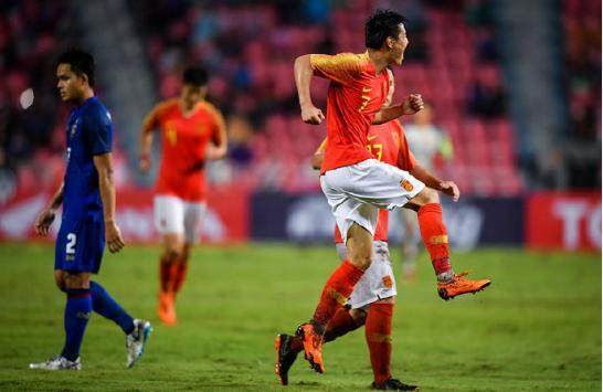 关于清晨亚特兰大备战中超，防线松动细节曝光，质疑声仍在，数据趋势出现新变化的信息