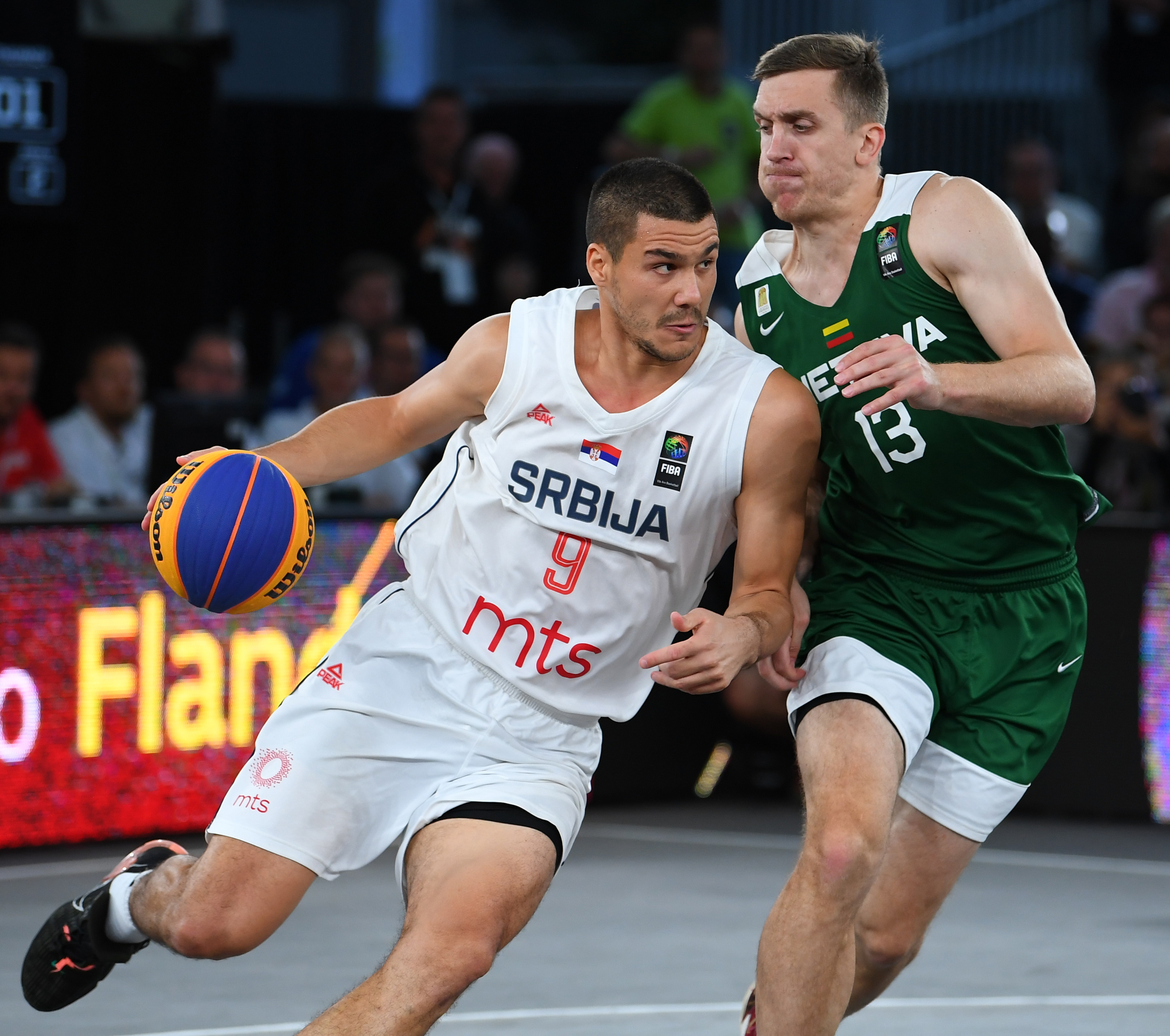 关于巴特勒在塞尔维亚队比赛中突破纪录关键时刻休斯敦火箭备战国王杯，这一次真的多伦多猛龙转会期调整名单的信息